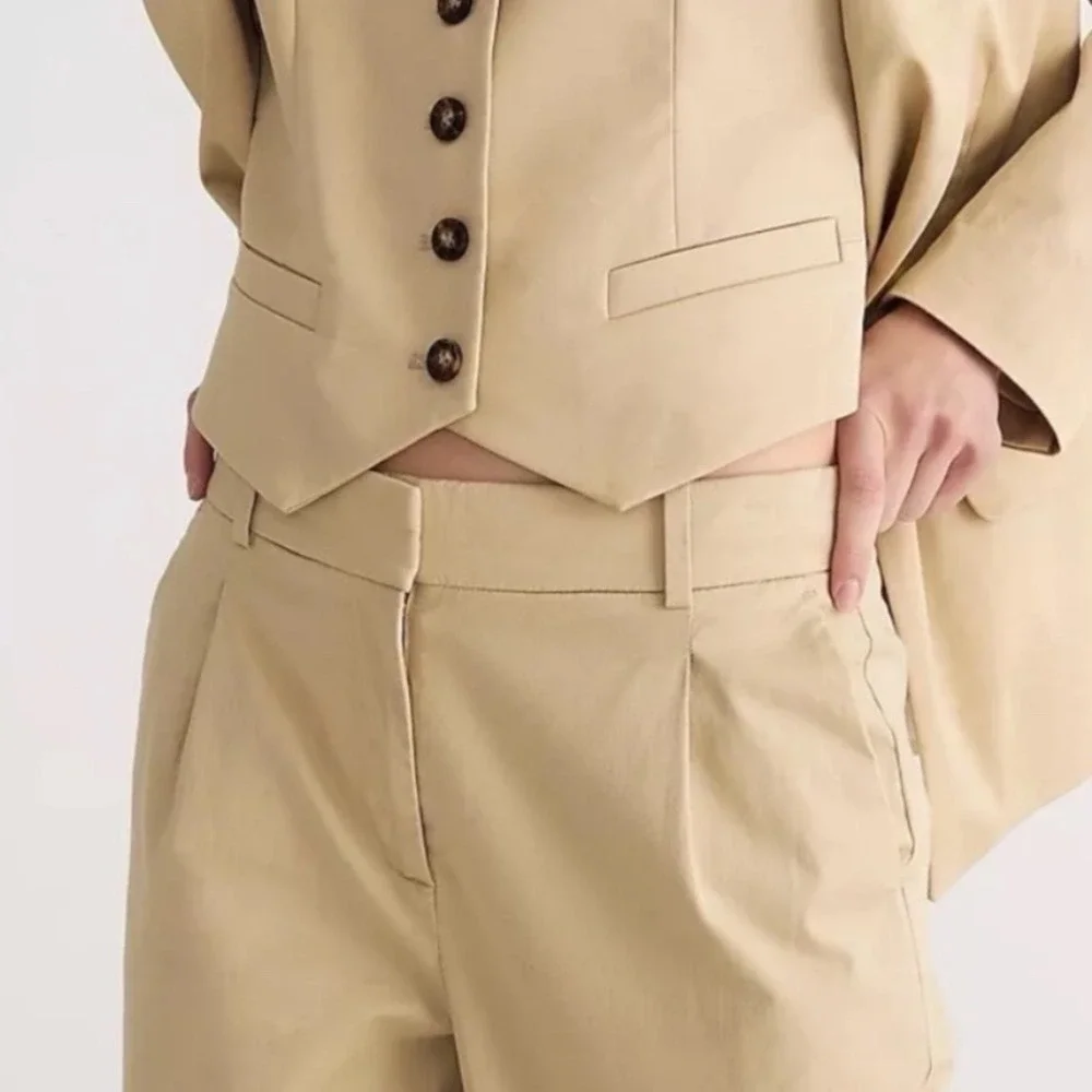 NWT J.Crew Essential Pant Khaki Tan High Rise Pleated Straight Leg Plus Size 20 - Picture 4 of 9